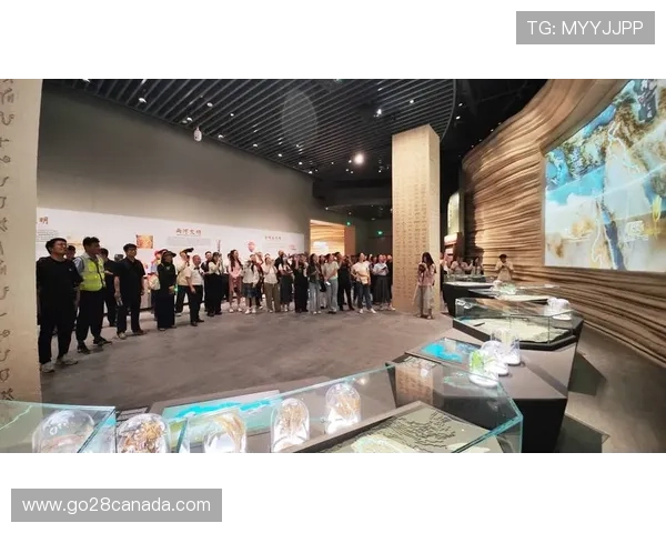 香港公开赛奖杯设计融合仰韶文化，传统与运动结合