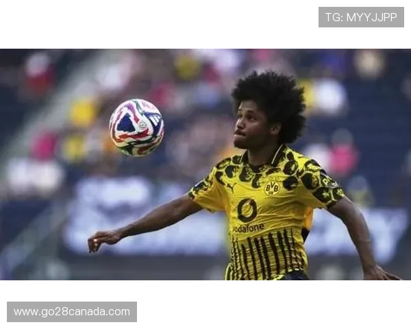 阿德耶米续约多特蒙德，边路速度成进攻利器