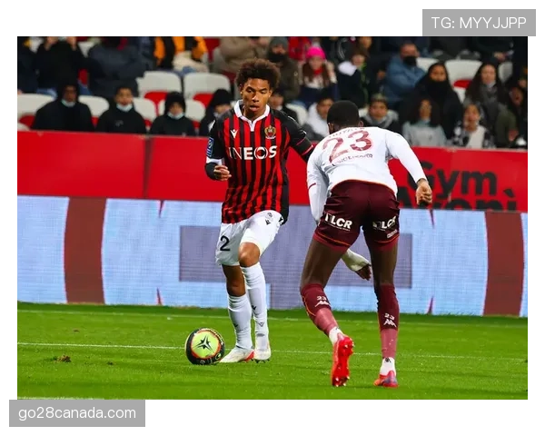 维蒂尼亚传球准确率93.9%,高居法甲中场首位